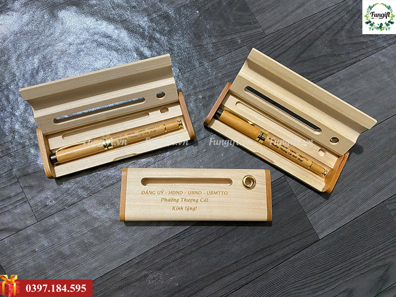 Bút gỗ khắc cao cấp