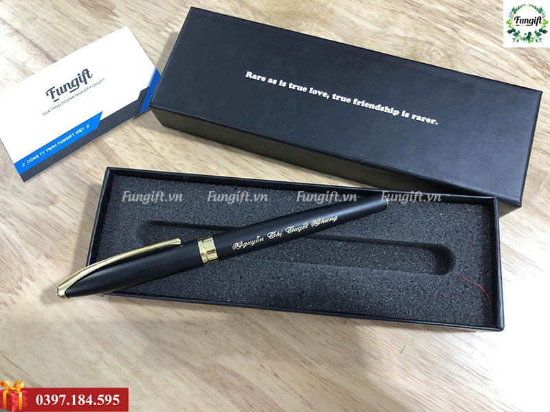 Dịch vụ khắc tên lên bút
