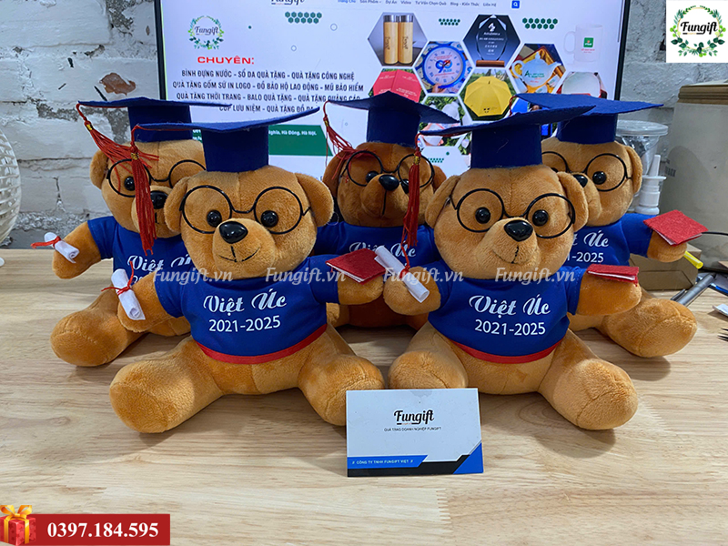 Gấu bông cử nhân tốt nghiệp in logo theo yêu cầu