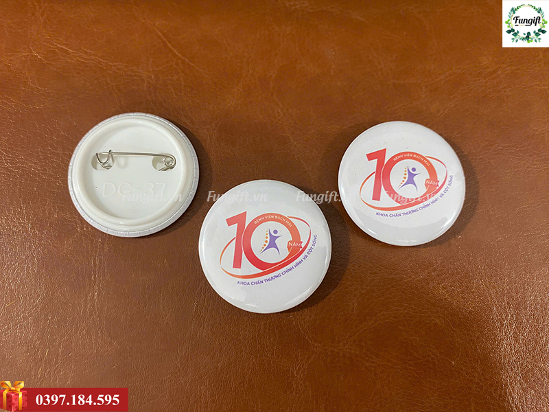 Huy hiệu cài áo in logo