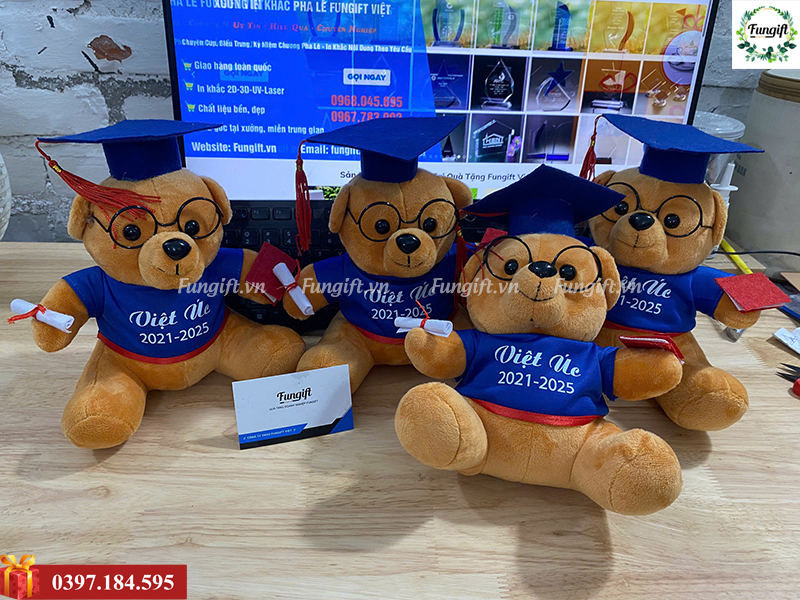 In logo lên áo gấu bông tốt nghiệp
