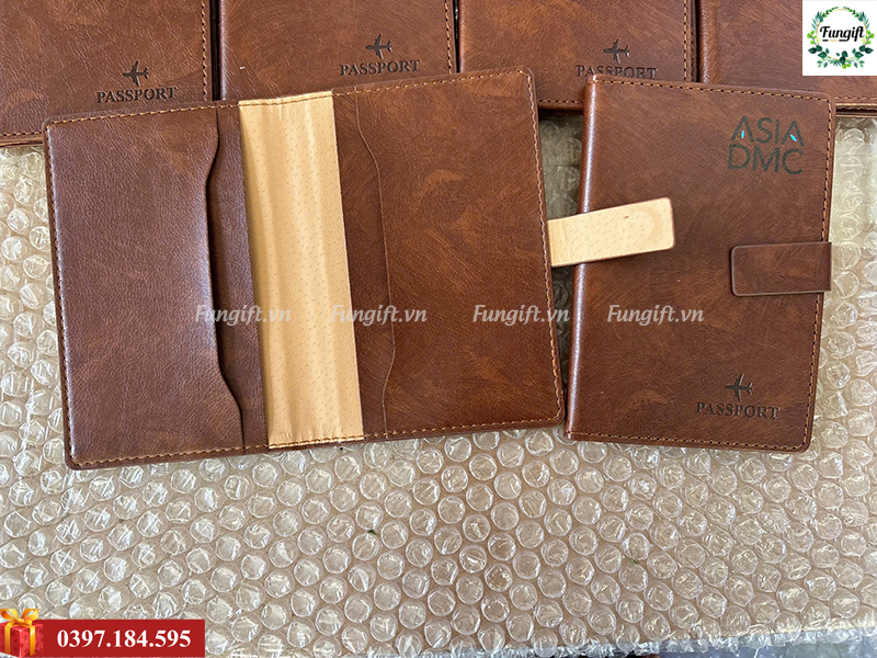 Ví đựng passport dập logo theo yêu cầu