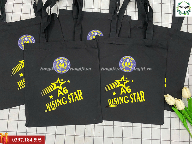 In logo lên túi tote vải canvas