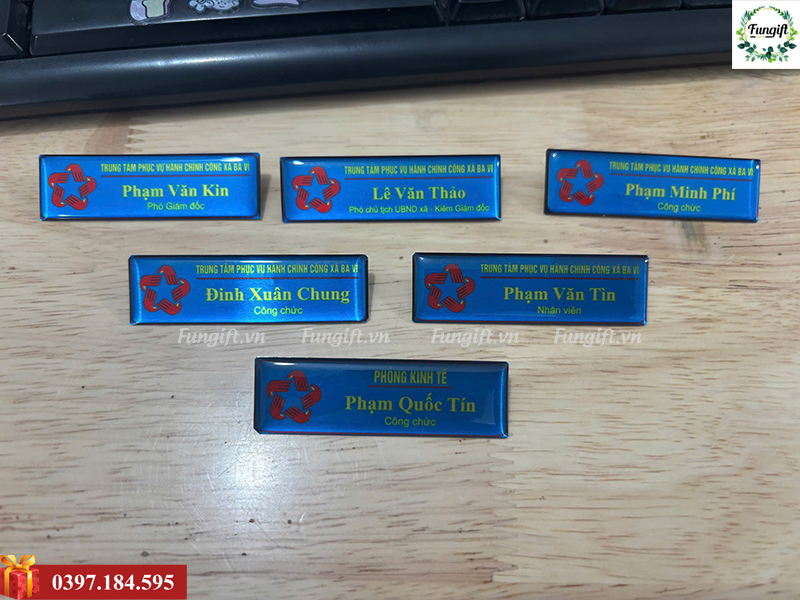 Bảng tên cài áo giá rẻ