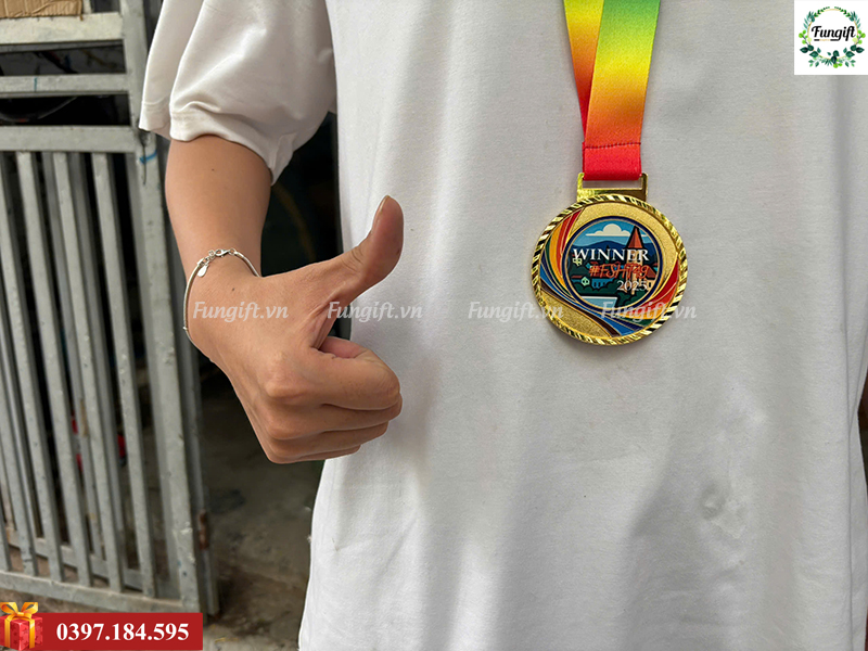 Làm huy chương giá rẻ
