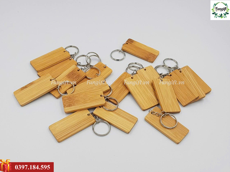 Làm móc khoá gỗ theo yêu cầu
