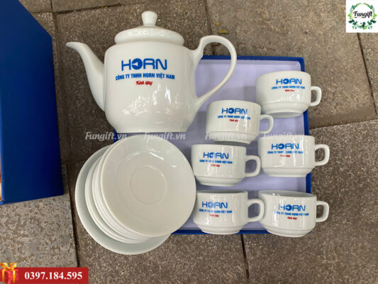 In logo lên bộ ấm chén