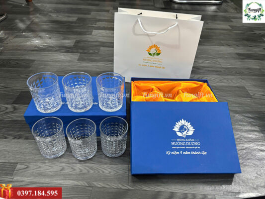 Ly thuỷ tinh in logo doanh nghiệp