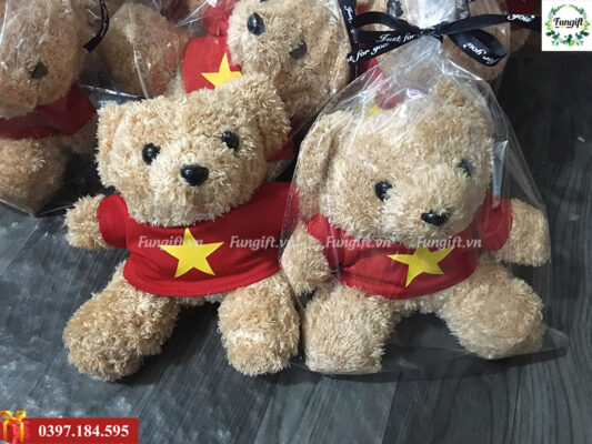Gấu bông cờ đỏ sao vàng