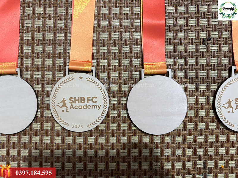 Huy chương in logo doanh nghiệp