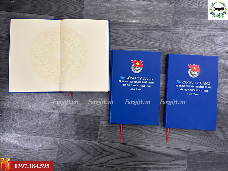 Quà tặng sổ bìa da dán gáy in logo