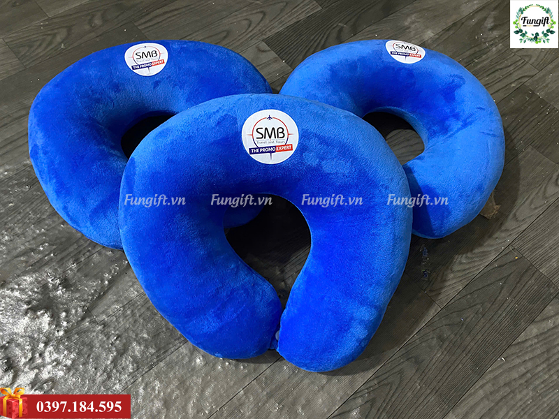 Gối kê cổ chữ U in logo làm quà tặng
