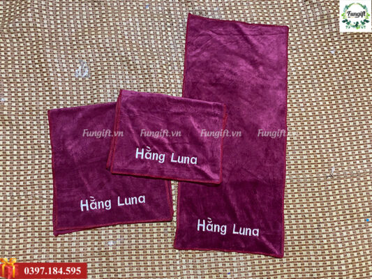 Thêu logo lên khăn