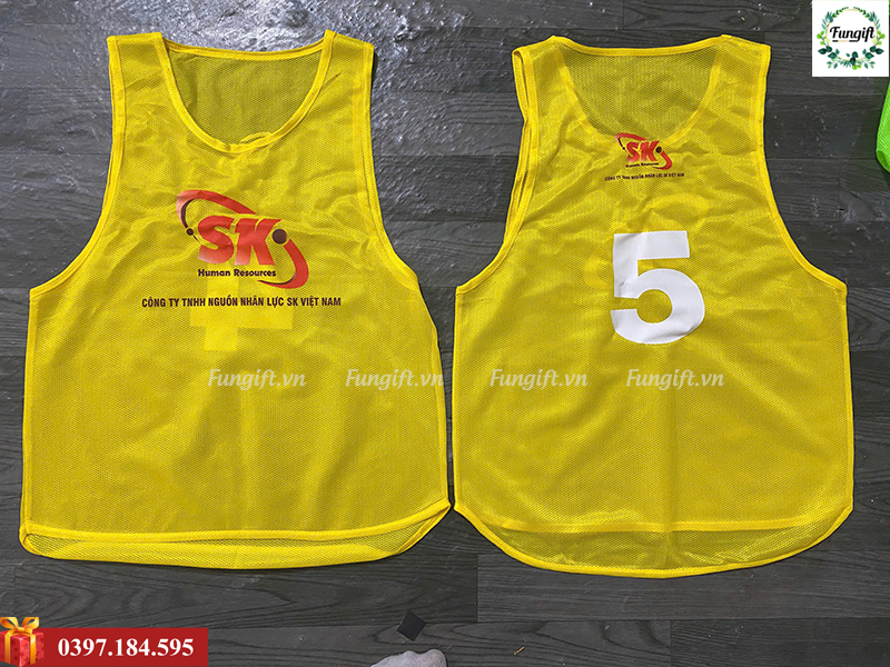 Áo lưới teambuilding in logo công ty