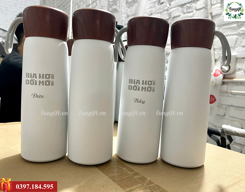 Bình giữ nhiệt nắp gỗ khắc logo
