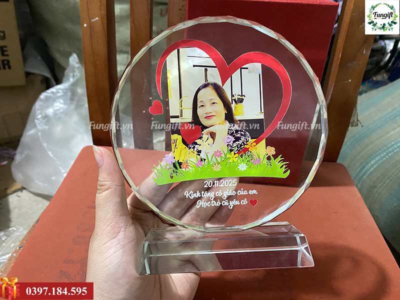 Đặt in cúp pha lê số lượng ít