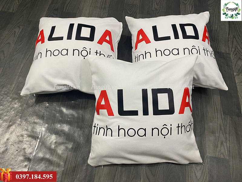 Gối vuông tựa lưng in logo công ty
