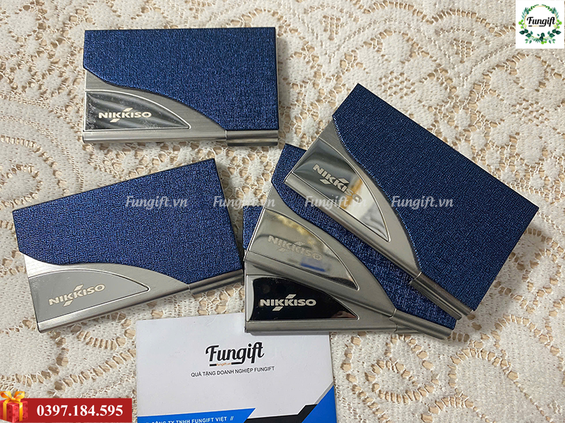 Khắc logo lên namecard giá rẻ