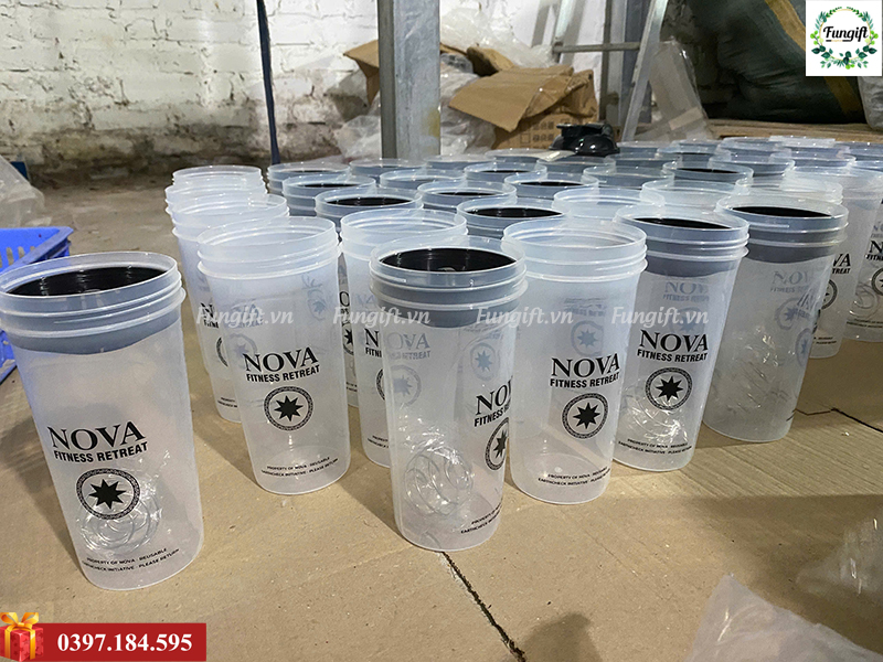 Mẫu cốc lắc in quảng cáo phòng tập