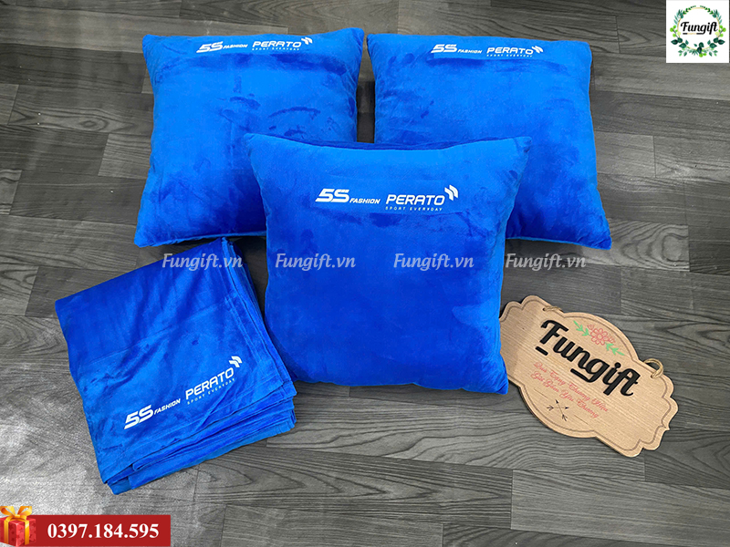 Set chăn gối văn phòng in logo