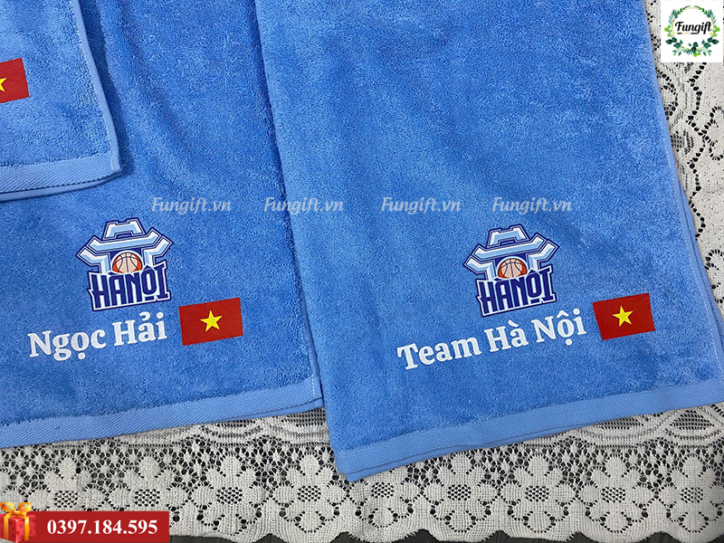 Bộ 2 khăn mặt, khăn tắm in logo làm quà tặng