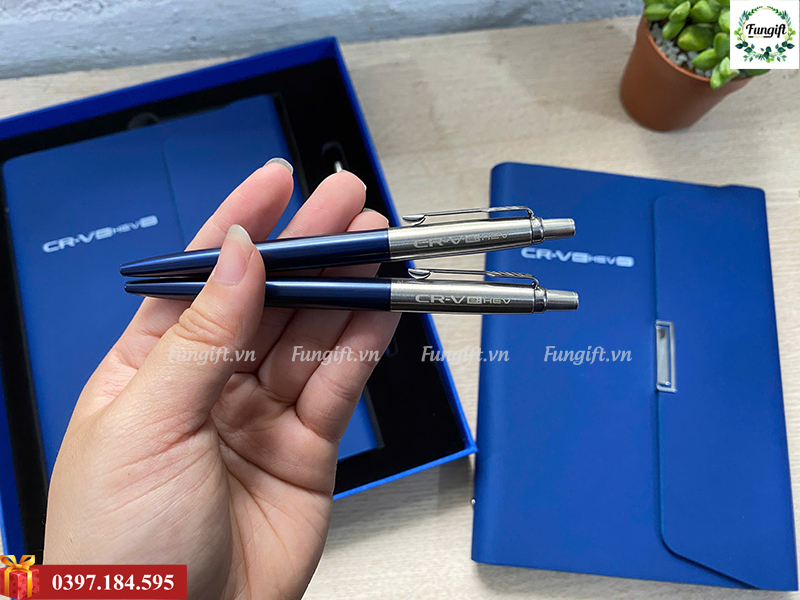 Bộ giftset sổ tay và bút làm quà tặng cho khách hàng