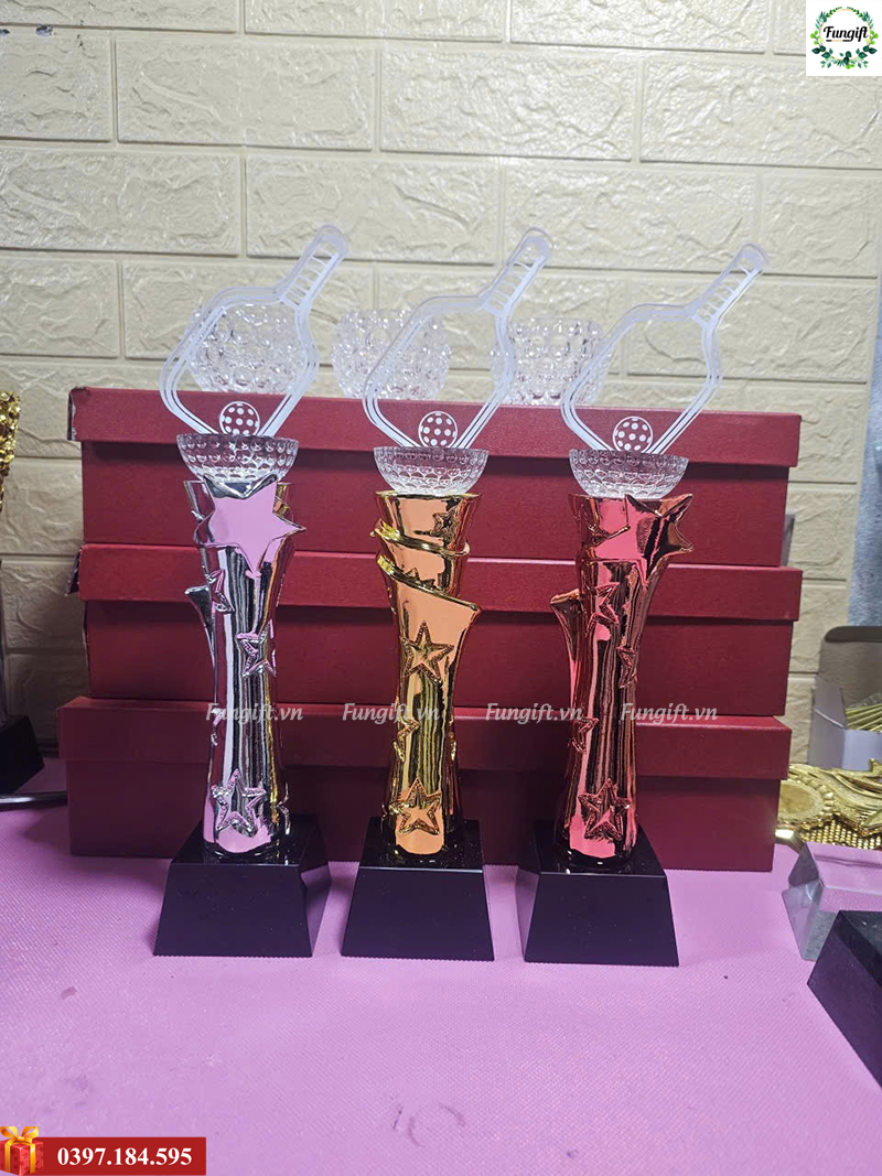 Cúp mạ vàng, cúp pha lê