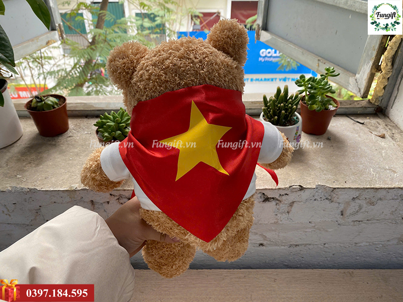 Gấu bông quàng khăn tổ quốc