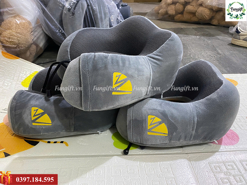 Gối chữ U giá rẻ in logo giá tại xưởng