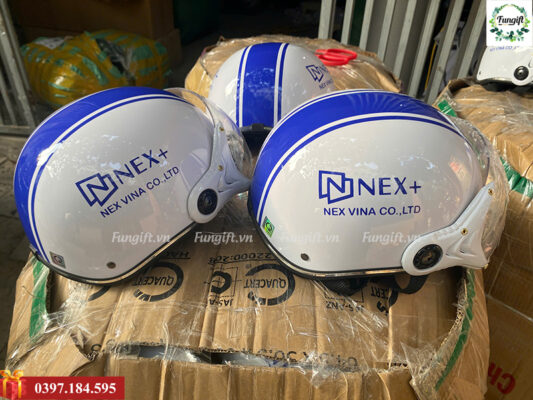 In logo quảng cáo lên mũ bảo hiểm