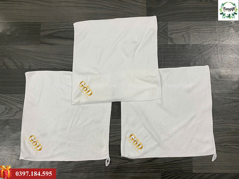 Khăn lau tay trắng vuông in logo theo yêu cầu