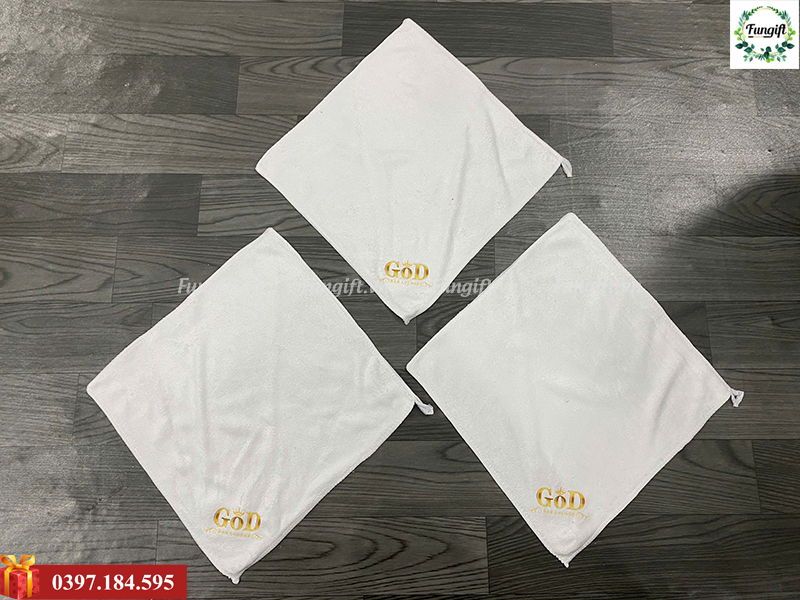 Khăn lau tay vuông in logo làm quà tặng giá rẻ