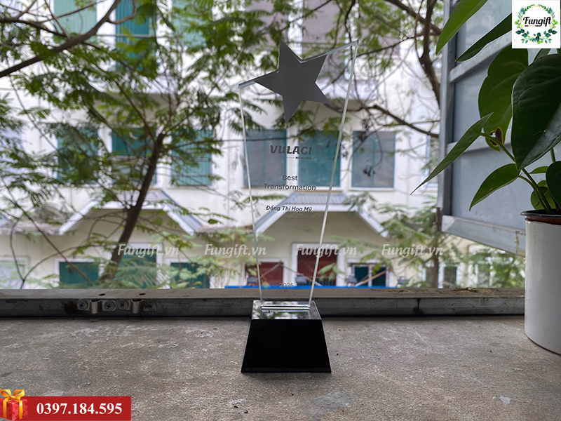 Làn cúp pha lê theo yêu cầu