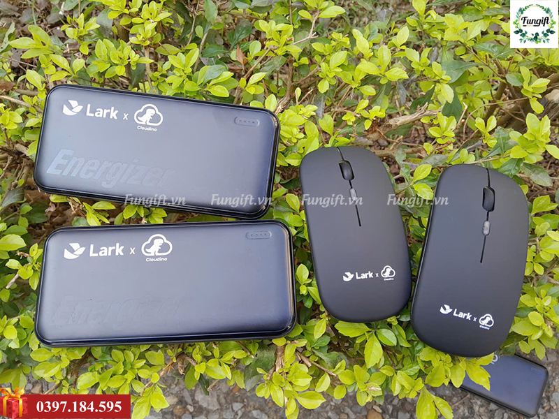 Pin sạc dự phòng in logo làm quà tặng sự kiện doanh nghiệp