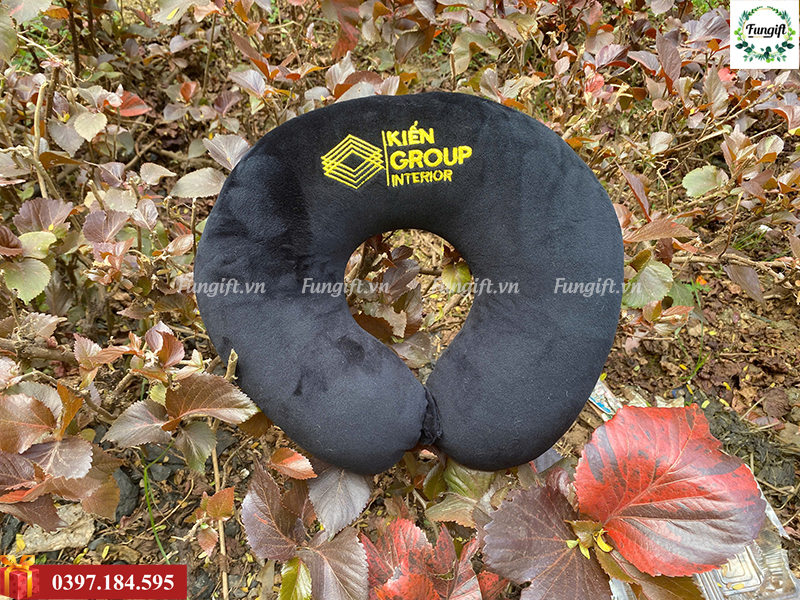 Mẫu gối chữ U du lịch thêu logo