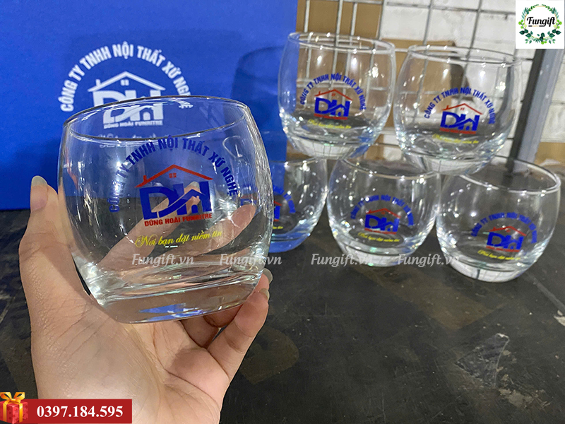 Bộ cốc thuỷ tinh in logo làm quà tặng sự kiện cho khách hàng