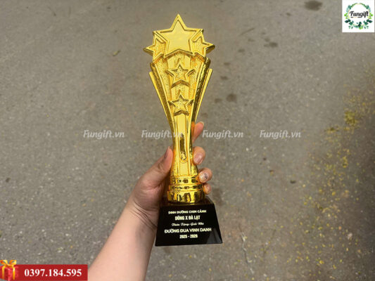 Cúp in giải thưởng công ty