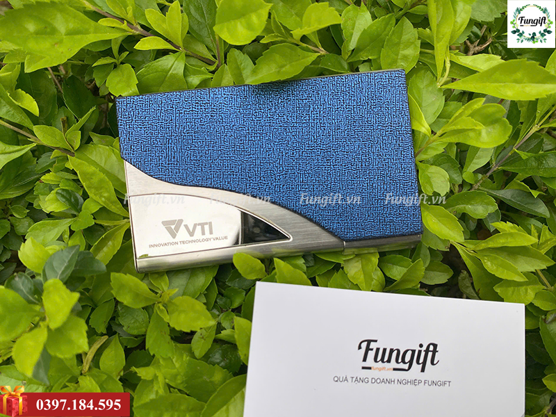 Hộp đựng card visit khắc logo làm quà tặng