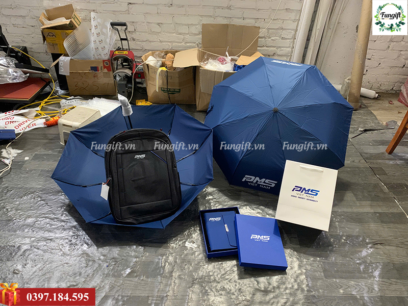 Quà tặng tri ân khách hàng in logo theo yêu cầu