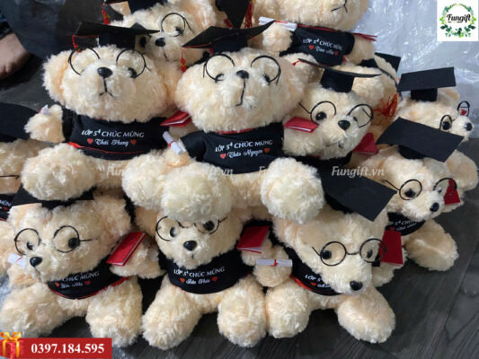 Đặt in gấu cử nhân theo yêu cầu