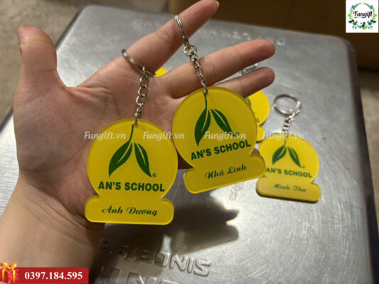 In móc khóa mica giá rẻ