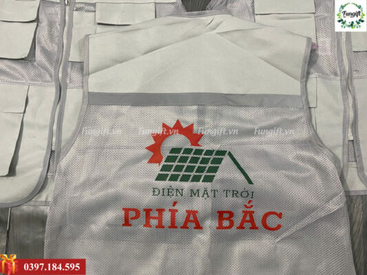 May áo bảo hộ kỹ sư tại xưởng