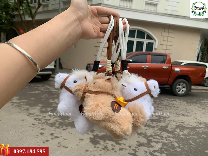 Ngựa móc khóa in logo công ty