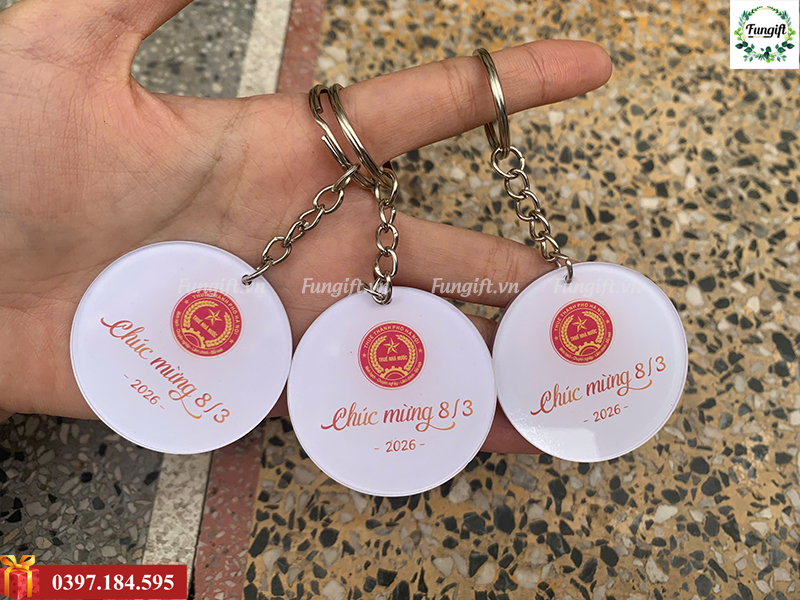 Quà tặng móc khóa mica in logo