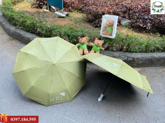 Set quà gấu và ô in làm quà tặng