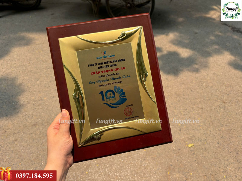 Bảng vinh danh nhân viên xuất sắc