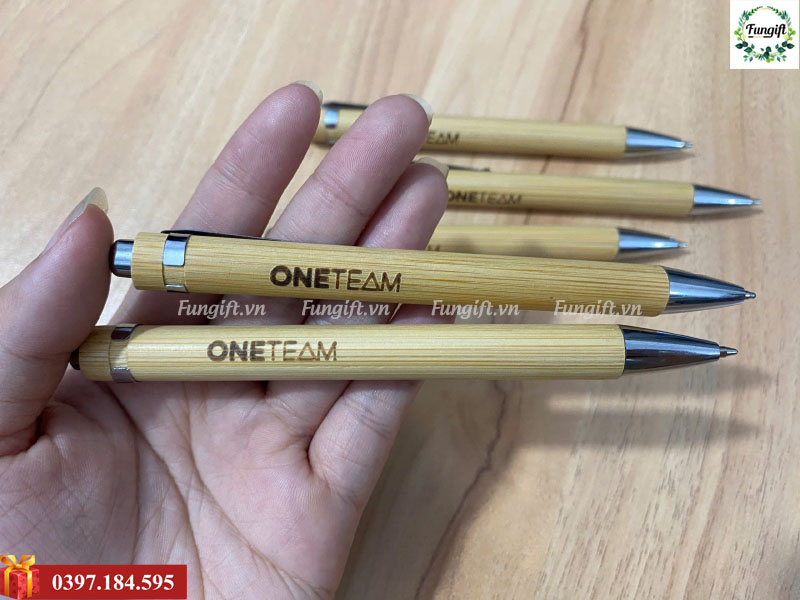 Bút gỗ khắc chữ