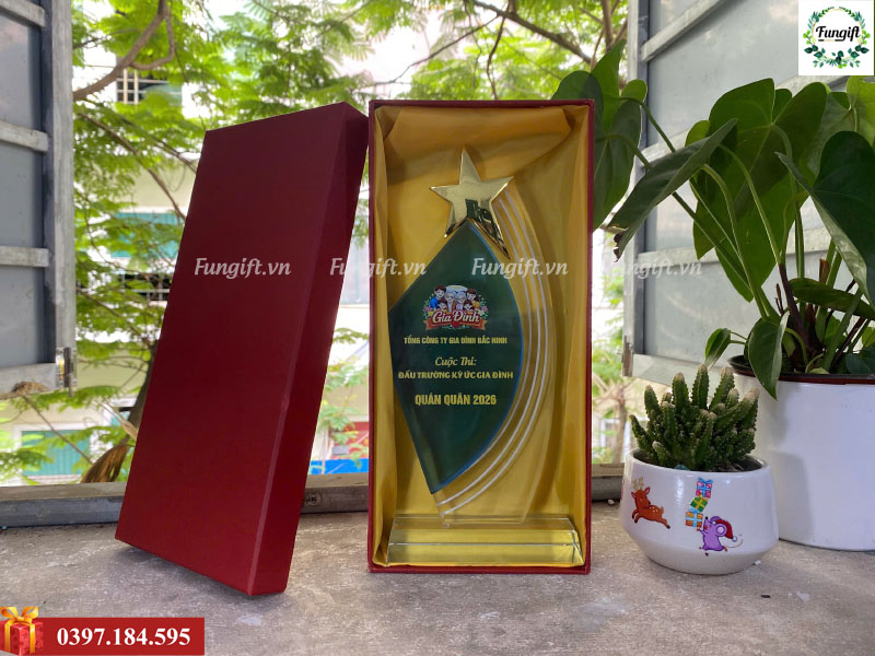 Cúp pha lê mặt xanh ngôi sao