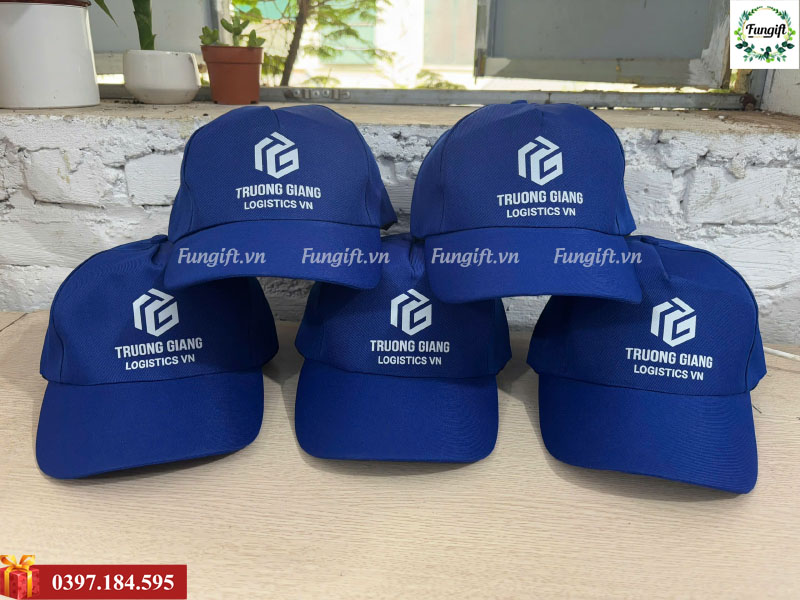 Đặt nón kết theo yêu cầu