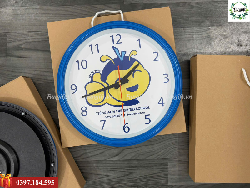 Đồng hồ treo tường in logo thiết kế theo yêu cầu